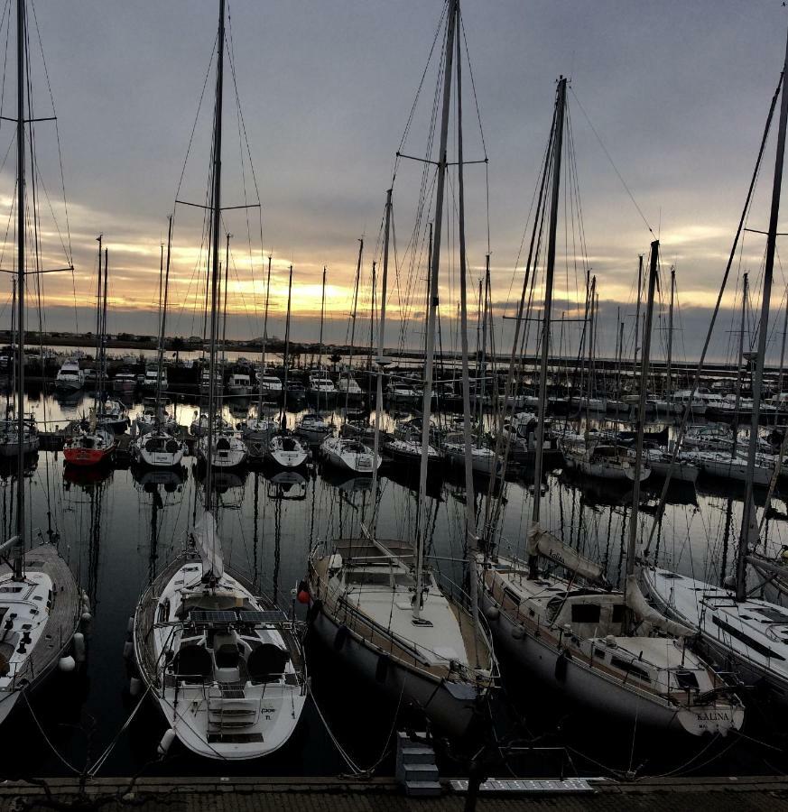 Pleine Vue Sur Port Gruissan